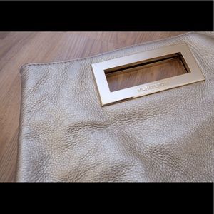 ✨ Beautiful Gold Micheal Kors Clutch ✨